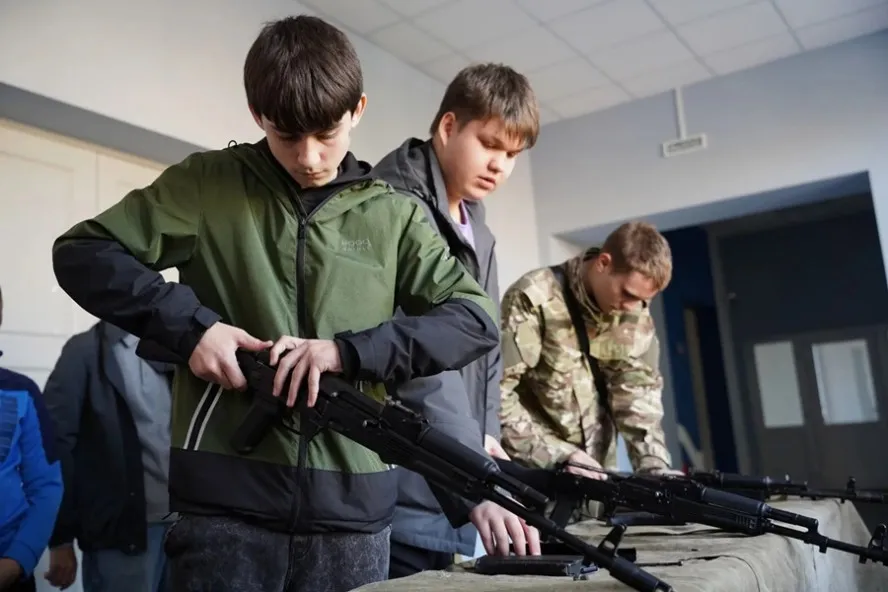 Тамбовские старшеклассники пройдут военные сборы со стрельбой из АК